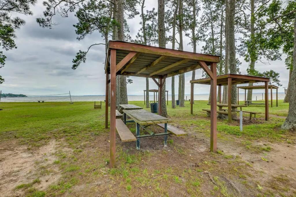 Vacation Home Lake Livingston! Onalaska Exterior foto